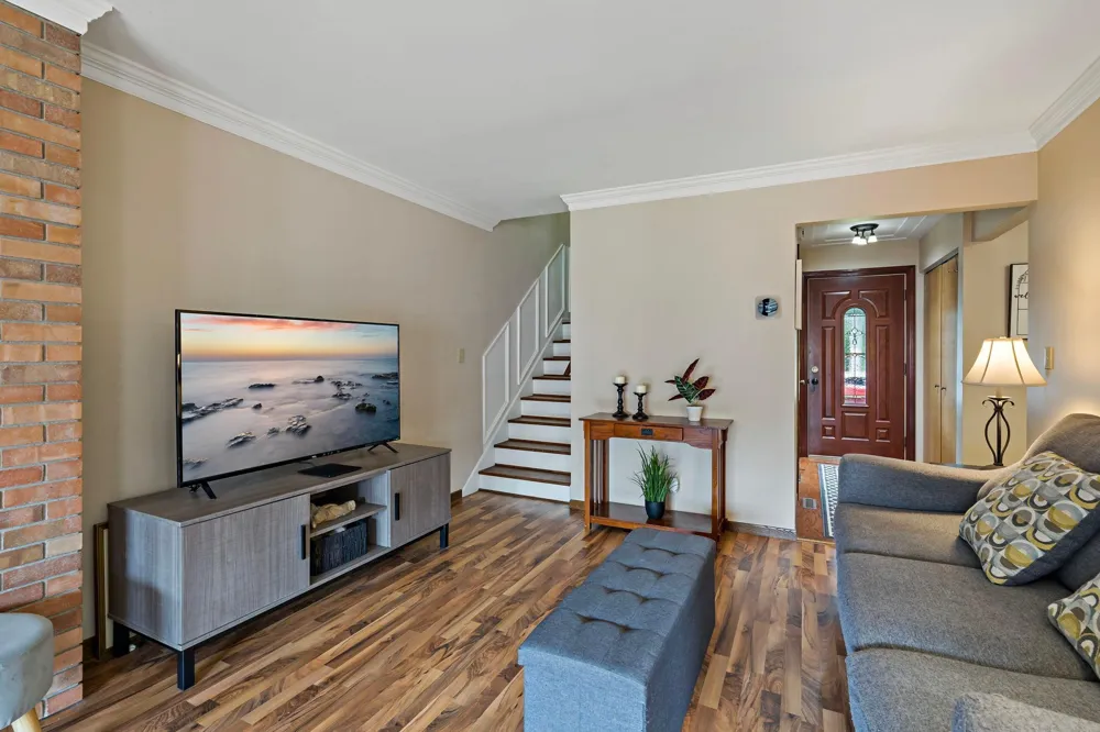 2004 Arkwright Street Maplewood, MN 55117