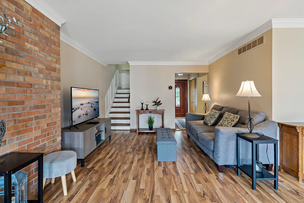 2004 Arkwright Street Maplewood, MN 55117