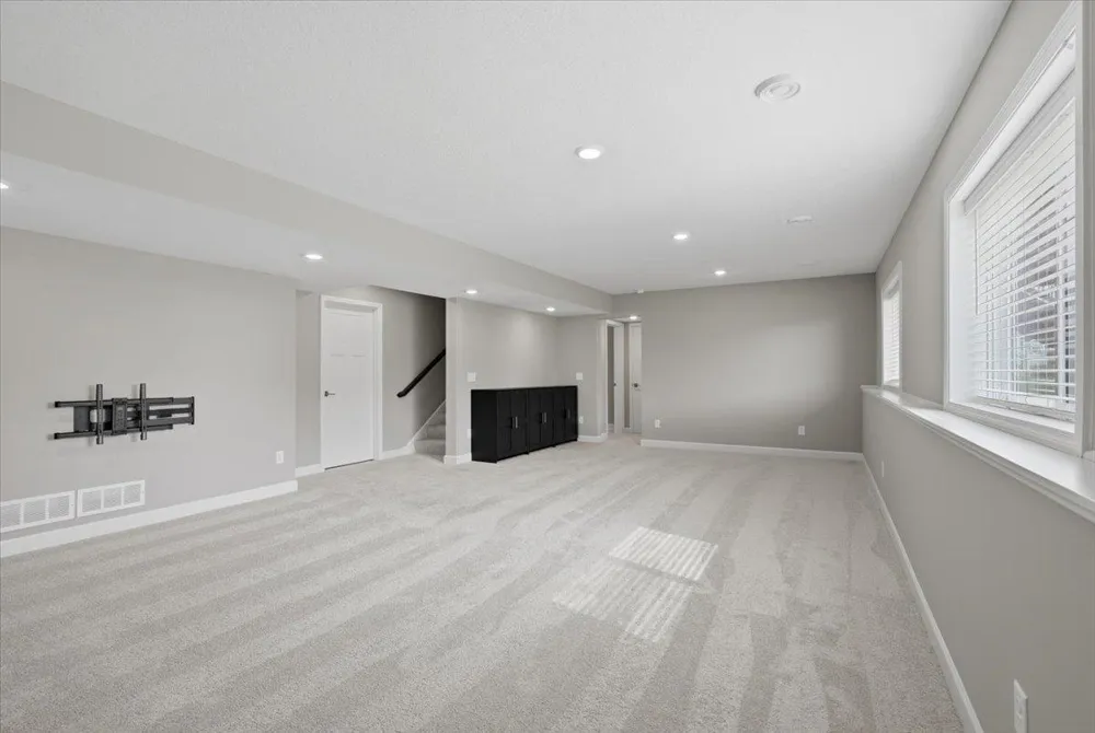 6023 Inskip Avenue S Cottage Grove, MN 55016