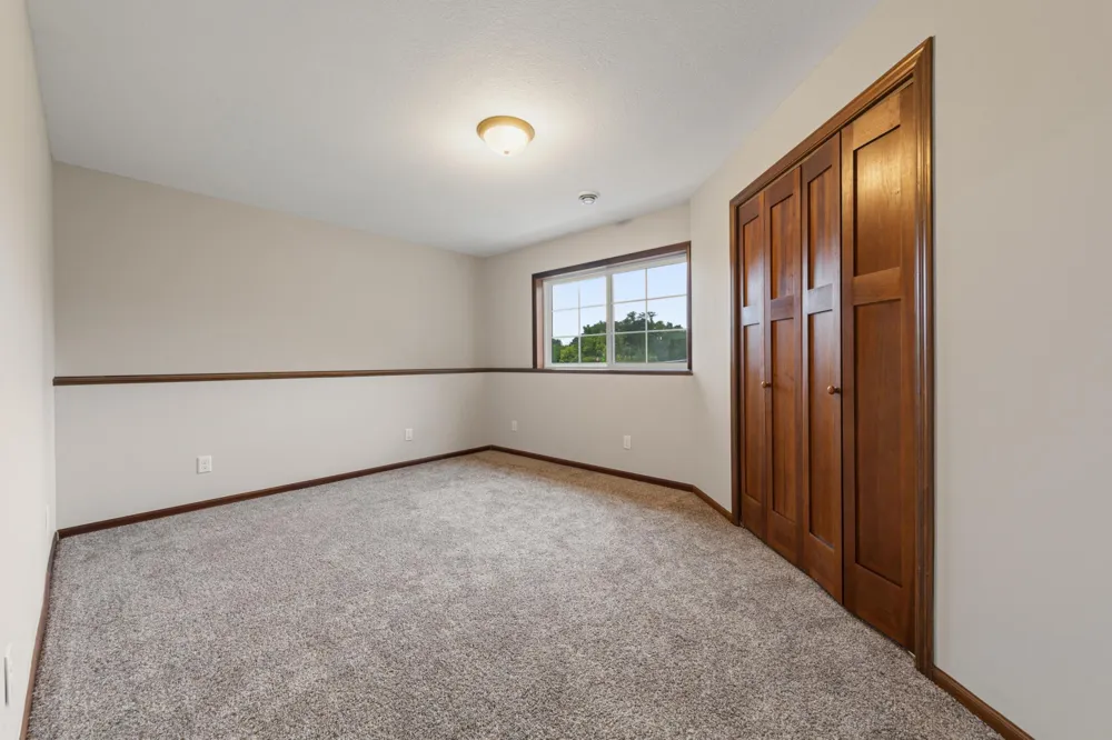 2401 Foxtail Lane Faribault, MN 55021