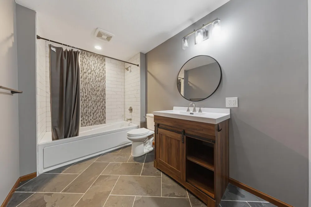 2401 Foxtail Lane Faribault, MN 55021