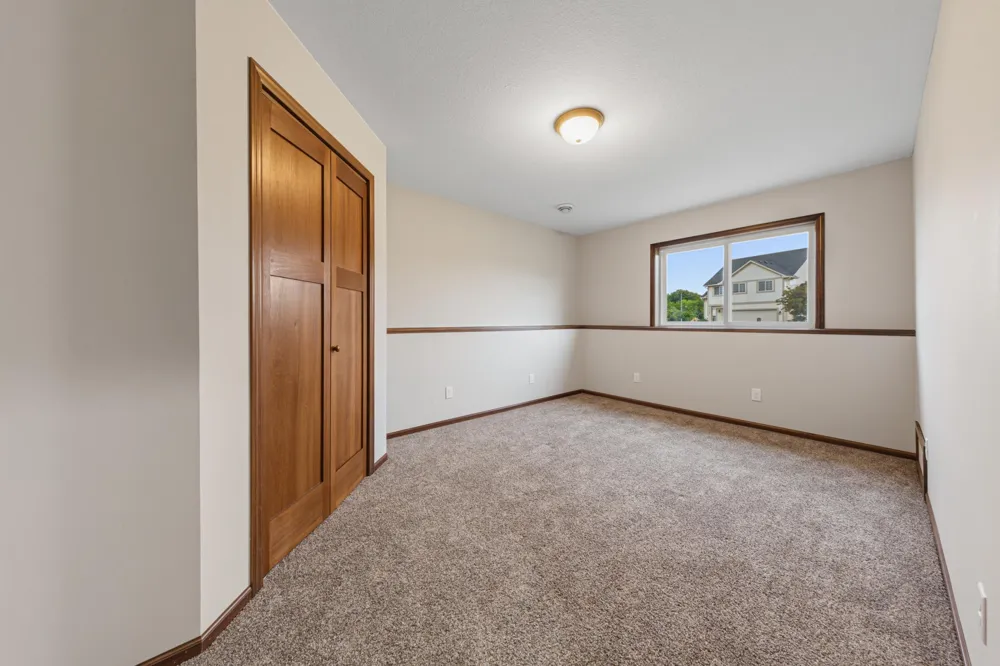 2401 Foxtail Lane Faribault, MN 55021