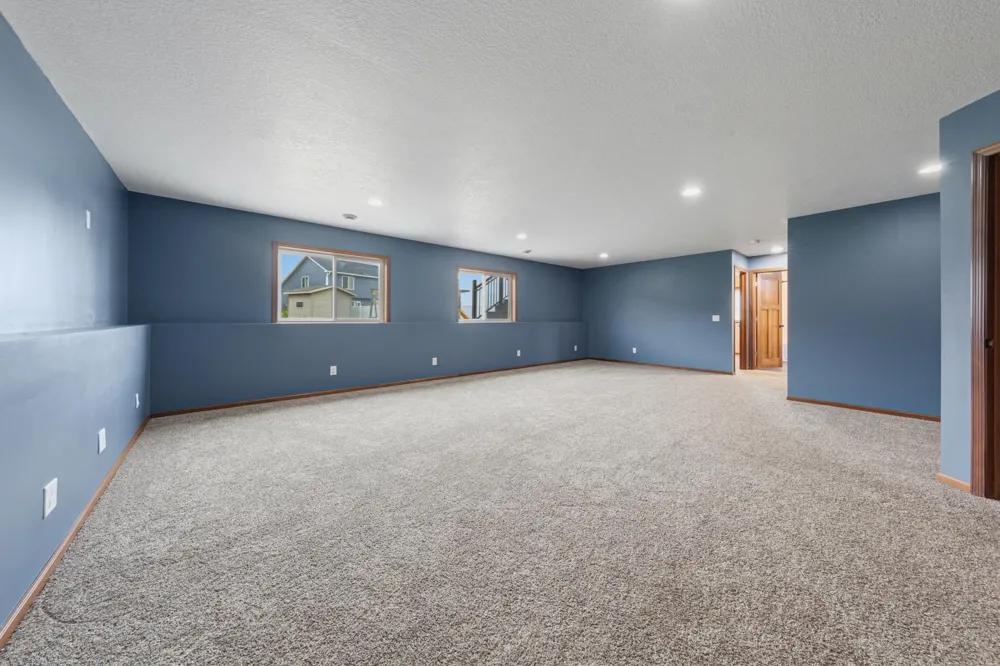 2401 Foxtail Lane Faribault, MN 55021