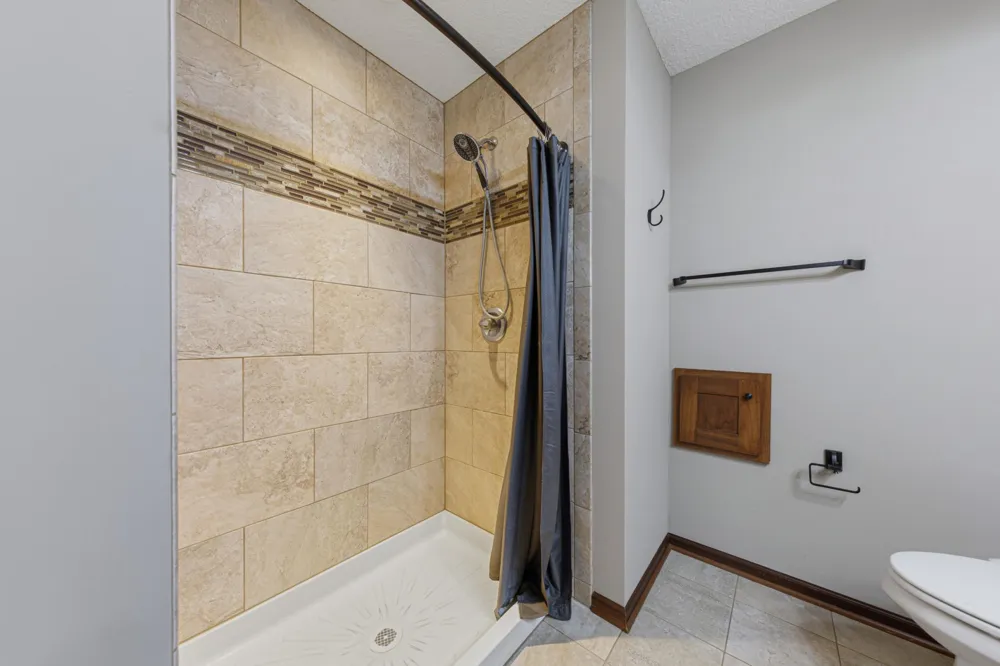 2401 Foxtail Lane Faribault, MN 55021