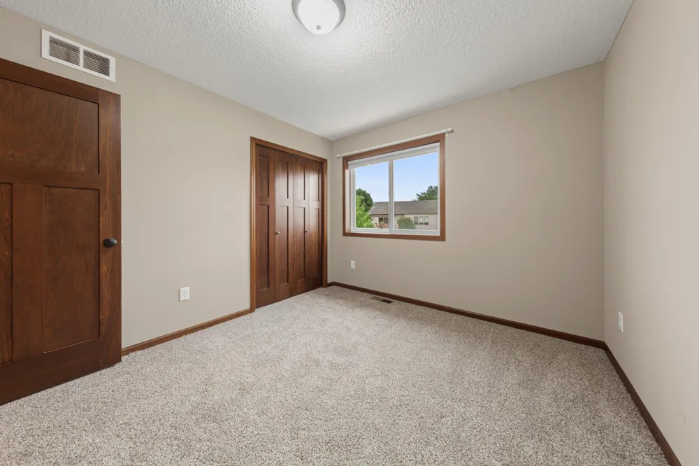 2401 Foxtail Lane Faribault, MN 55021