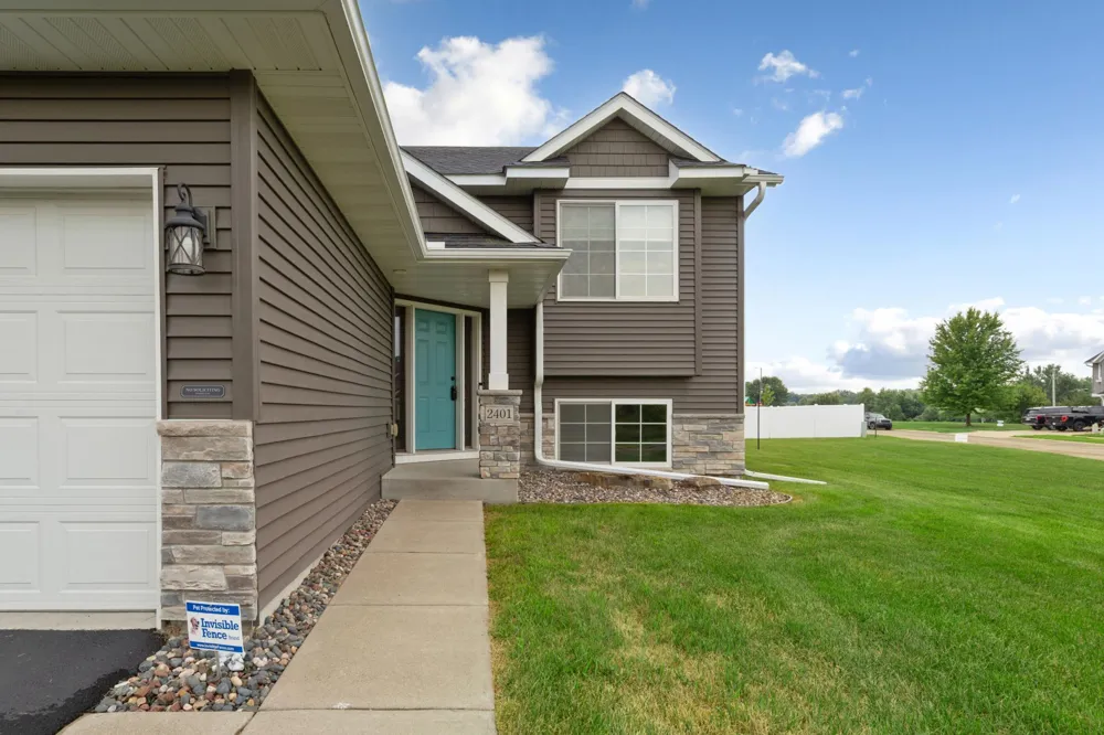 2401 Foxtail Lane Faribault, MN 55021