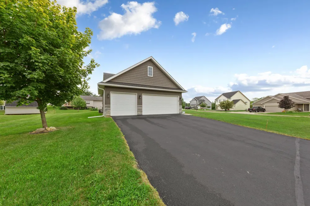 2401 Foxtail Lane Faribault, MN 55021