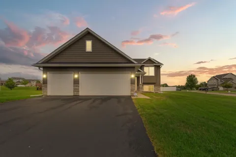 2401 Foxtail Lane