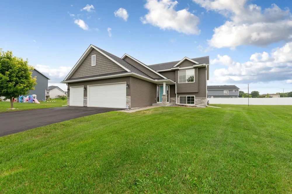 2401 Foxtail Lane Faribault, MN 55021