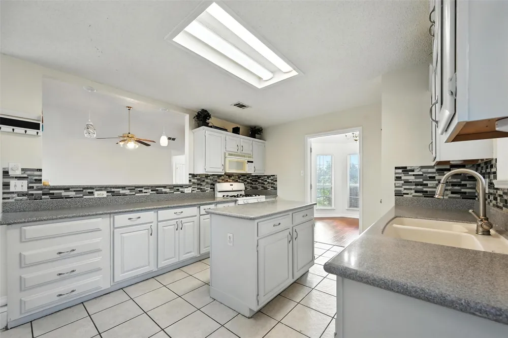 2711 Primrose Lane Rowlett, TX 75089