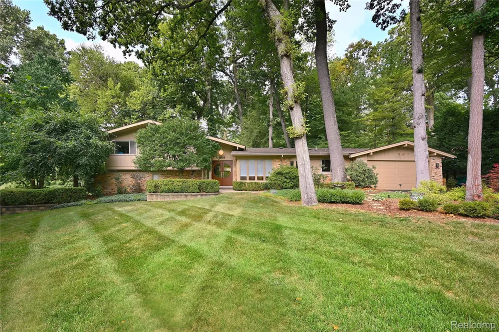 4780 Pickering Road Bloomfield Hills City, MI 48301