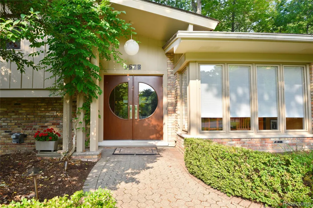 4780 Pickering Road Bloomfield Hills City, MI 48301