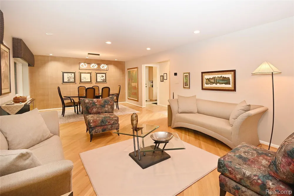 4780 Pickering Road Bloomfield Hills City, MI 48301