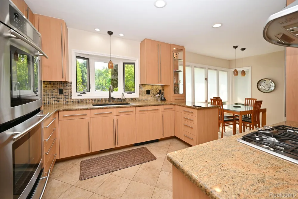 4780 Pickering Road Bloomfield Hills City, MI 48301