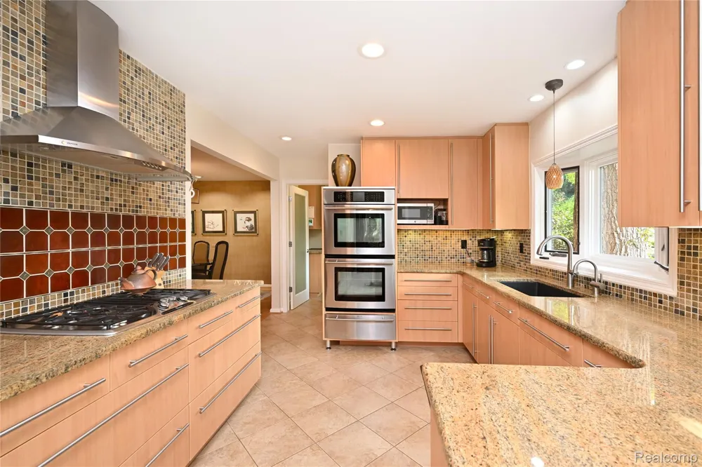 4780 Pickering Road Bloomfield Hills City, MI 48301