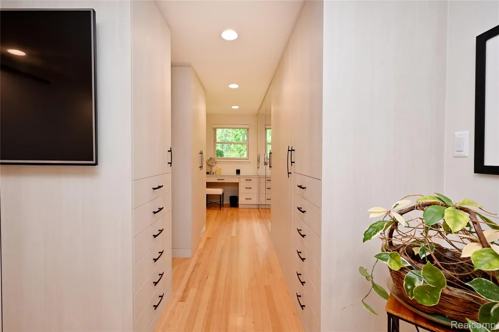 4780 Pickering Road Bloomfield Hills City, MI 48301