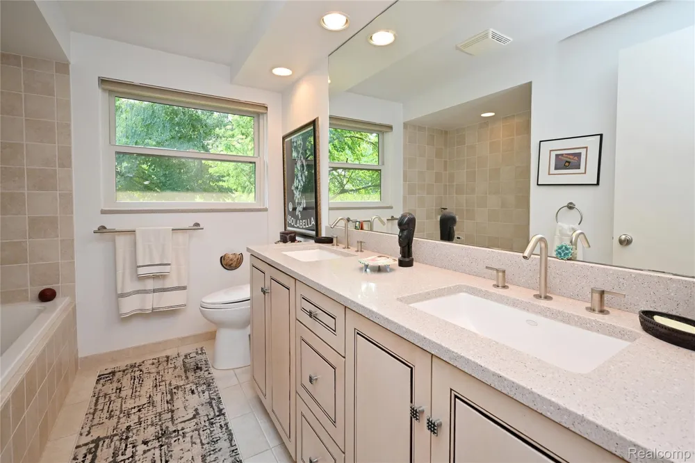 4780 Pickering Road Bloomfield Hills City, MI 48301