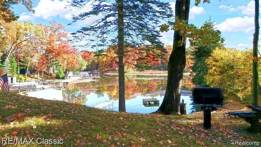 512 Fernhurst Court Orion Charter Township, MI 48362