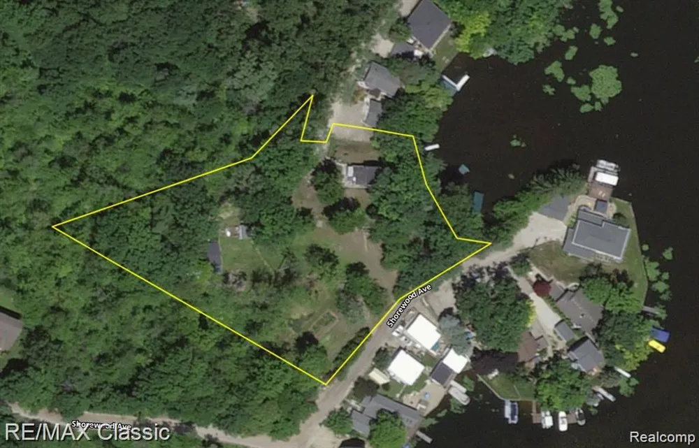 512 Fernhurst Court Orion Charter Township, MI 48362