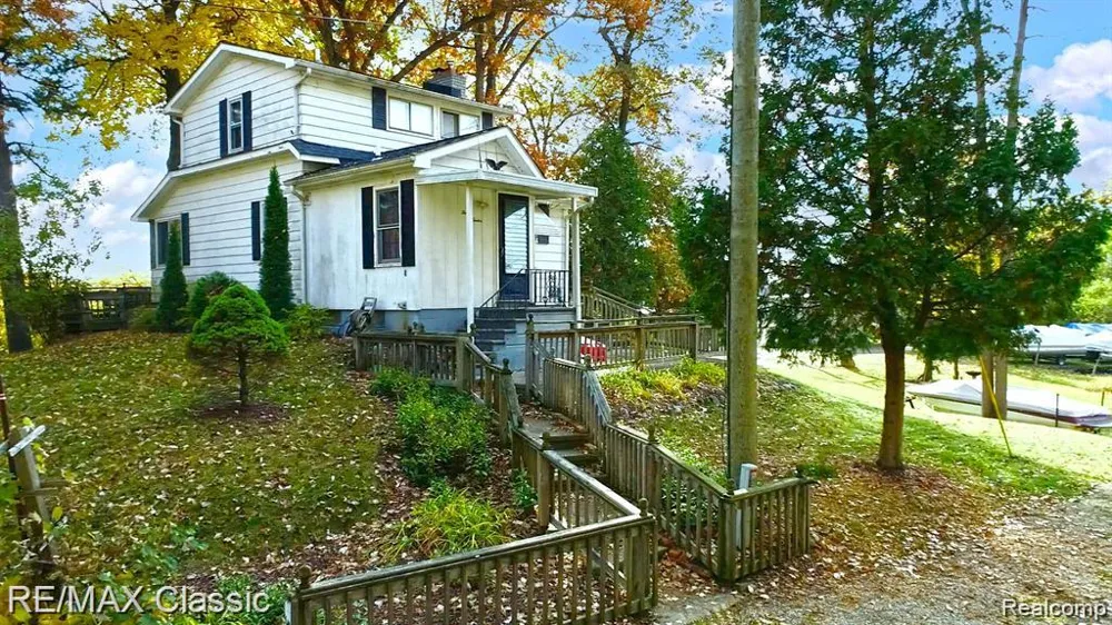 512 Fernhurst Court Orion Charter Township, MI 48362