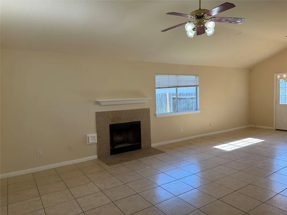 4019 Teal Run Meadow Drive Fresno, TX 77545