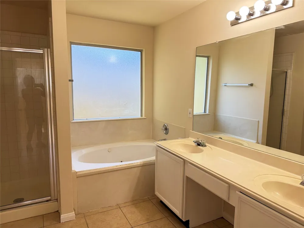 4019 Teal Run Meadow Drive Fresno, TX 77545