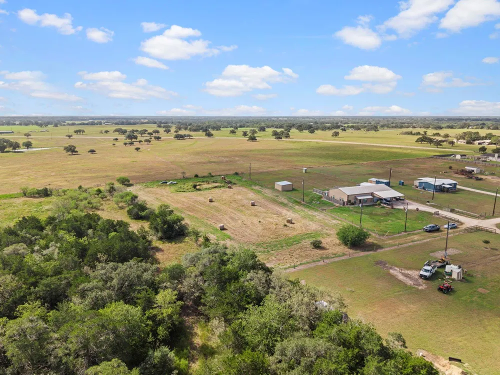 150 Private Road 4001 Yoakum, TX 77995