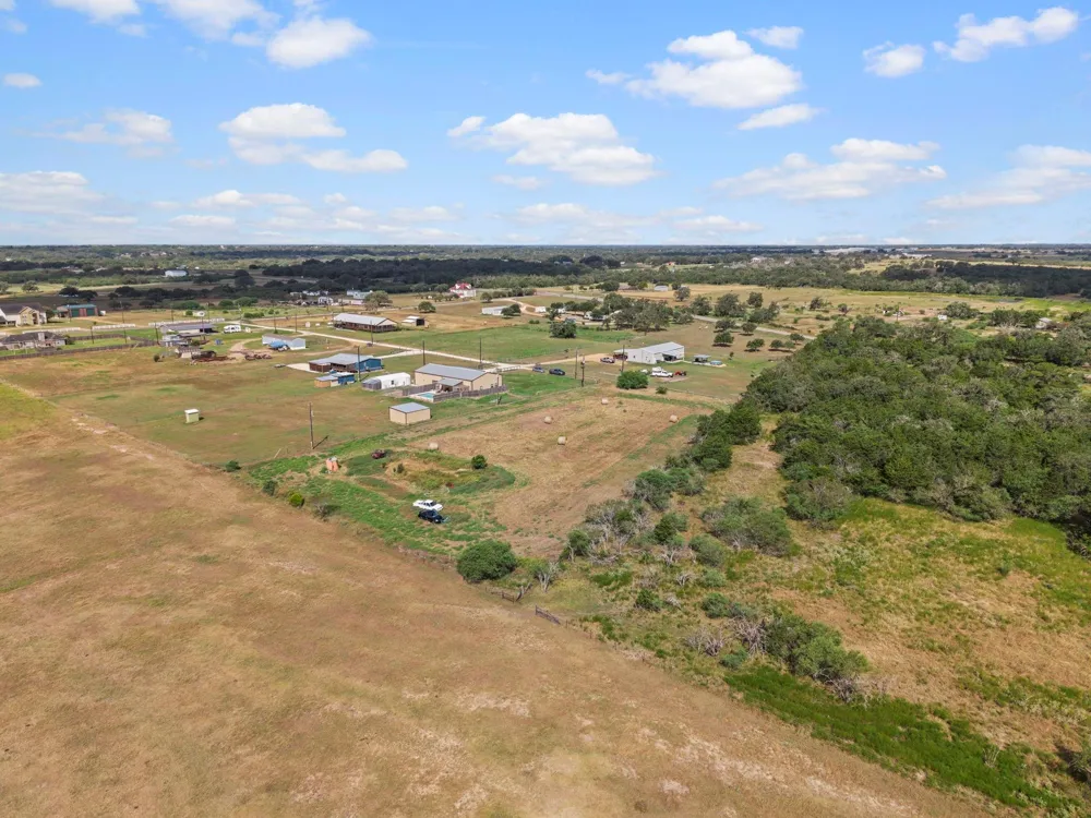 150 Private Road 4001 Yoakum, TX 77995