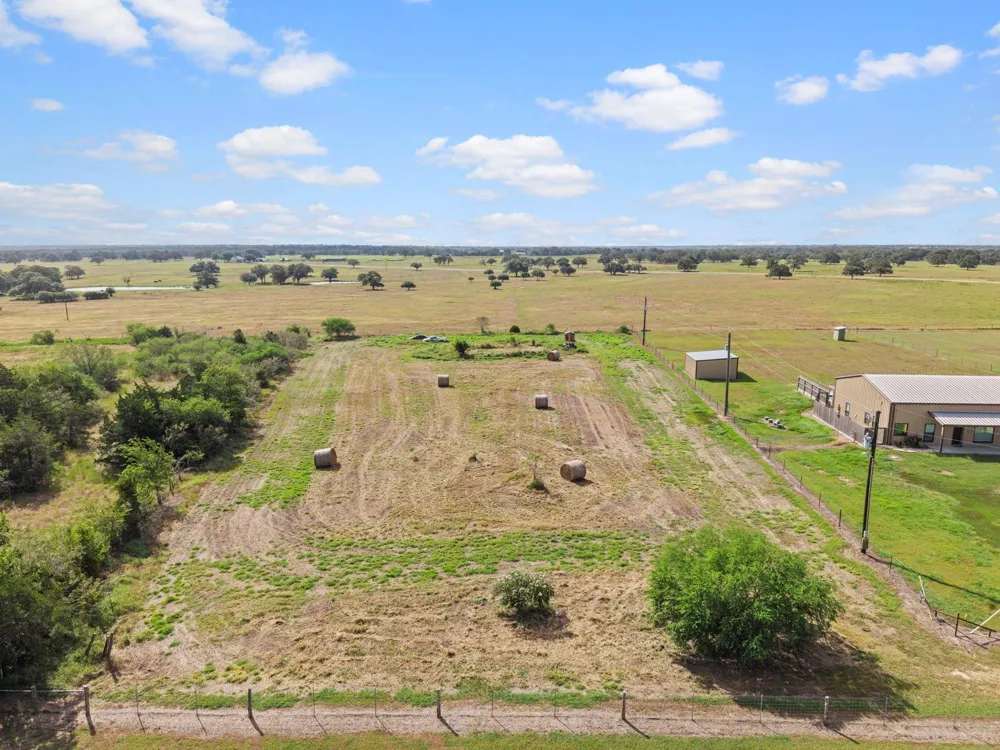 150 Private Road 4001 Yoakum, TX 77995