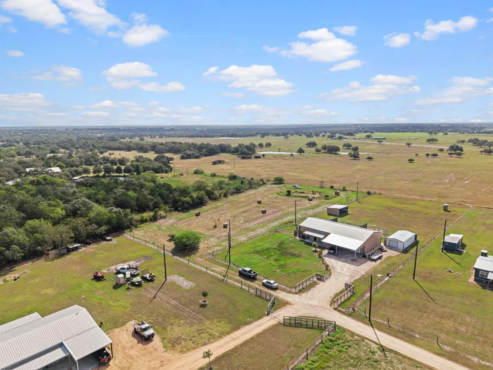 150 Private Road 4001 Yoakum, TX 77995