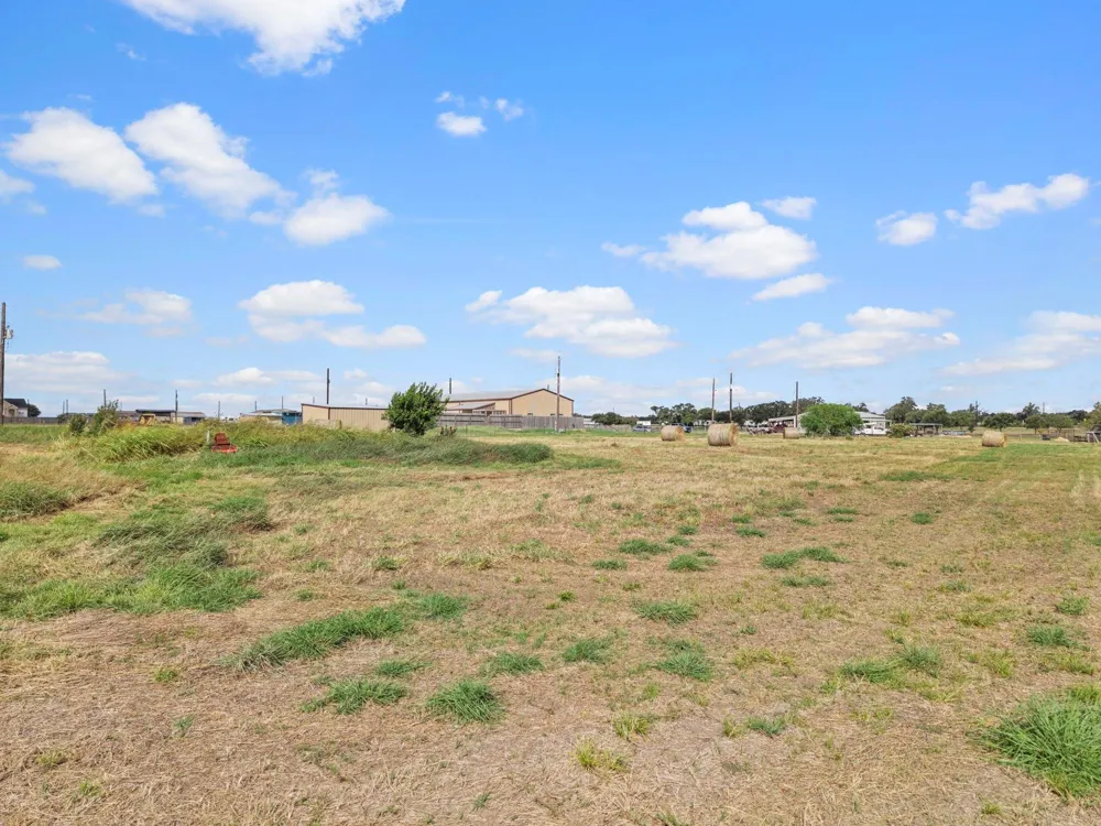 150 Private Road 4001 Yoakum, TX 77995