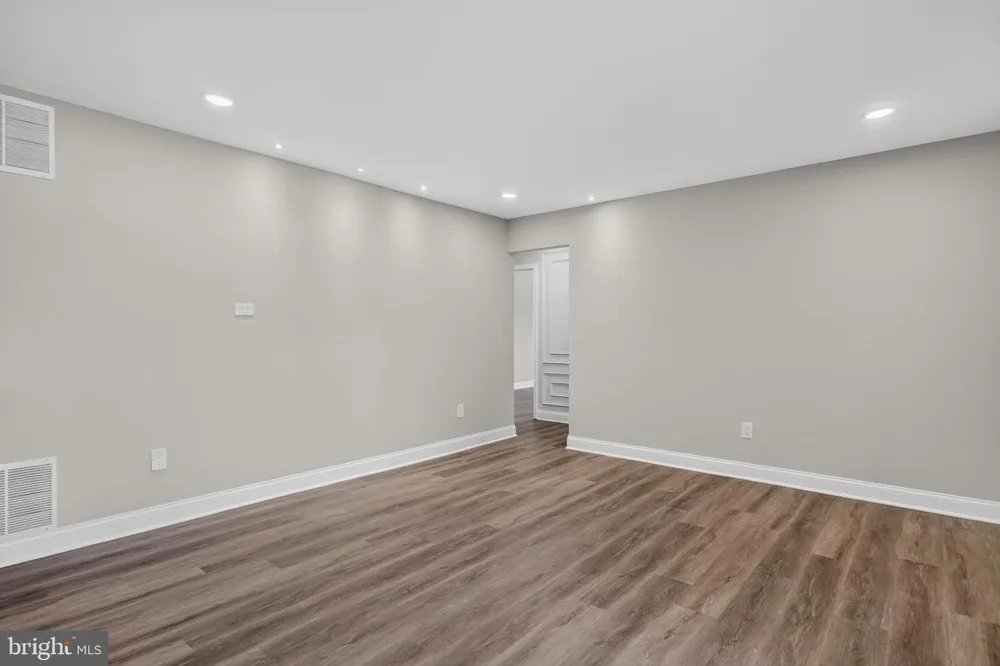 28 IPSWICH PLACE Sewell, NJ 08080