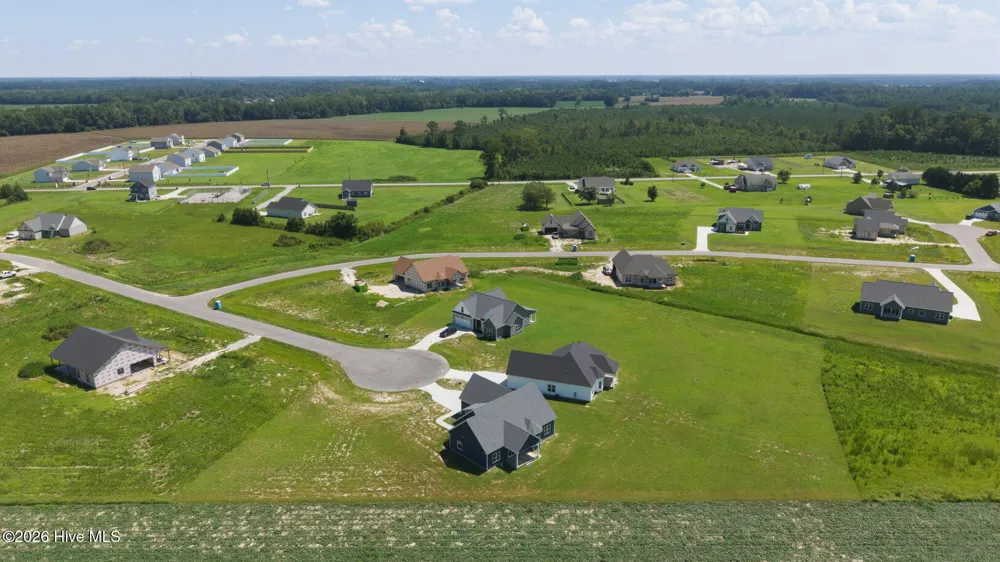 2754 Whitaker Glen Drive Farmville, NC 27828
