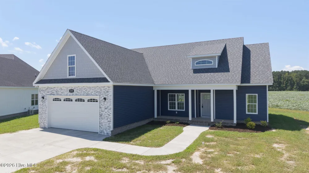 2754 Whitaker Glen Drive Farmville, NC 27828