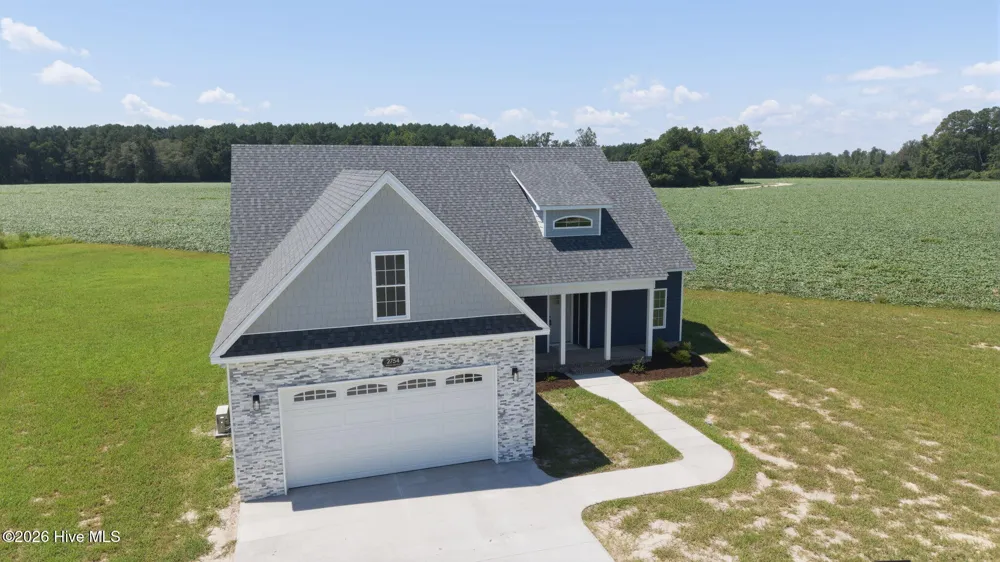2754 Whitaker Glen Drive Farmville, NC 27828