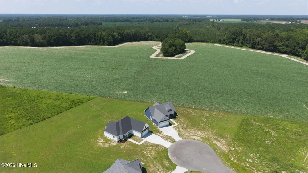2754 Whitaker Glen Drive Farmville, NC 27828