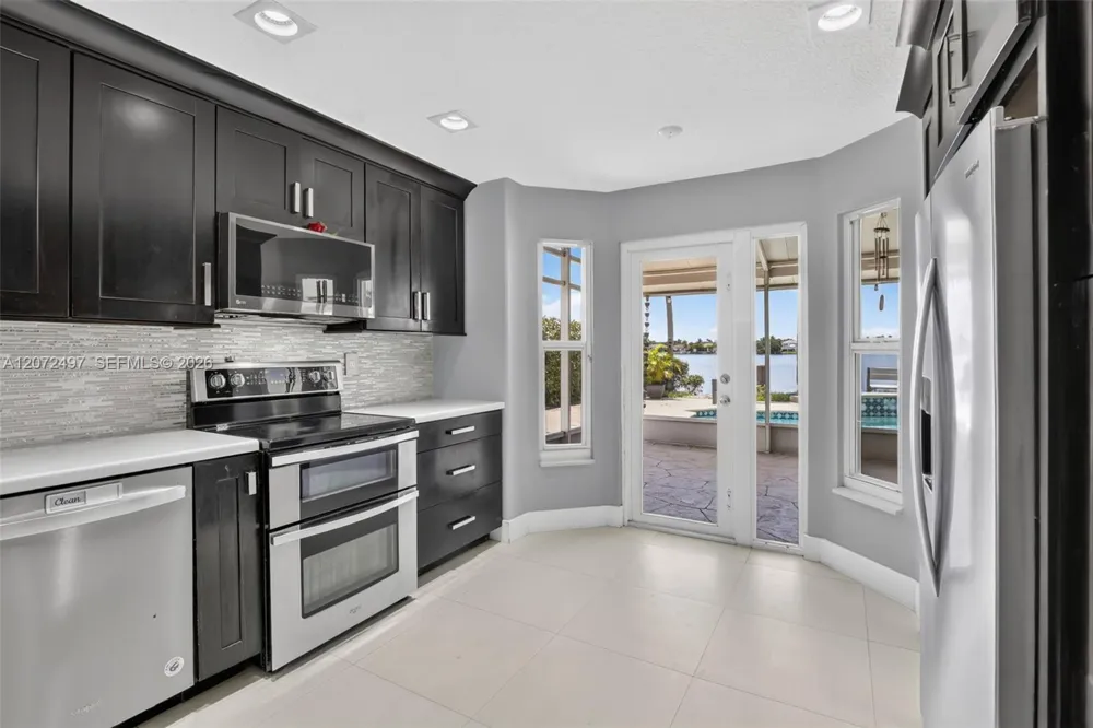 19156 NW 24th Ct Pembroke Pines, FL 33029