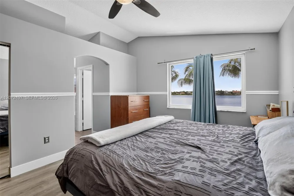 19156 NW 24th Ct Pembroke Pines, FL 33029