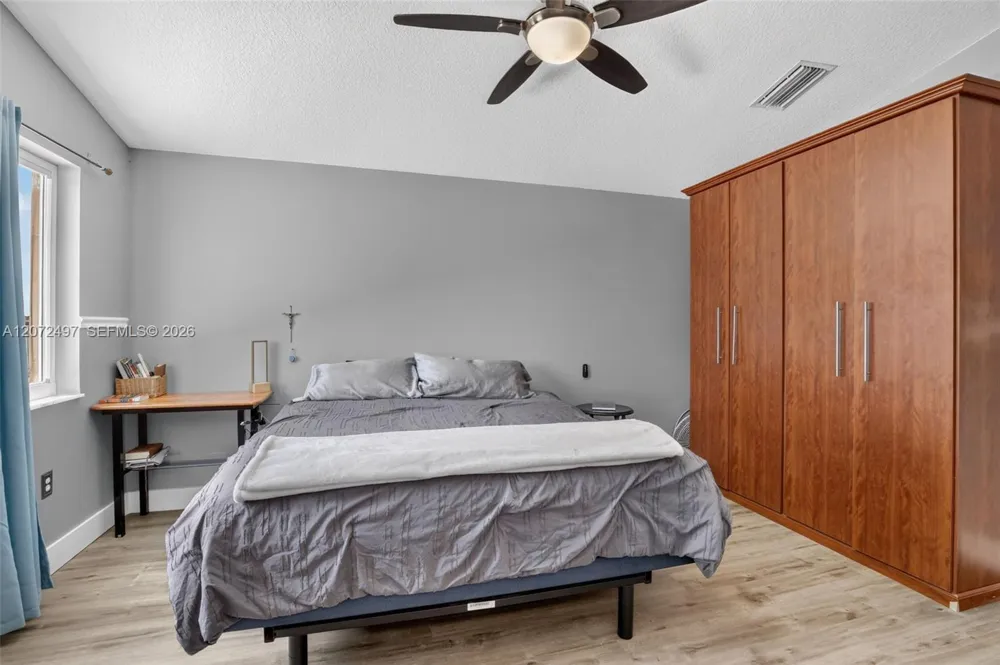 19156 NW 24th Ct Pembroke Pines, FL 33029