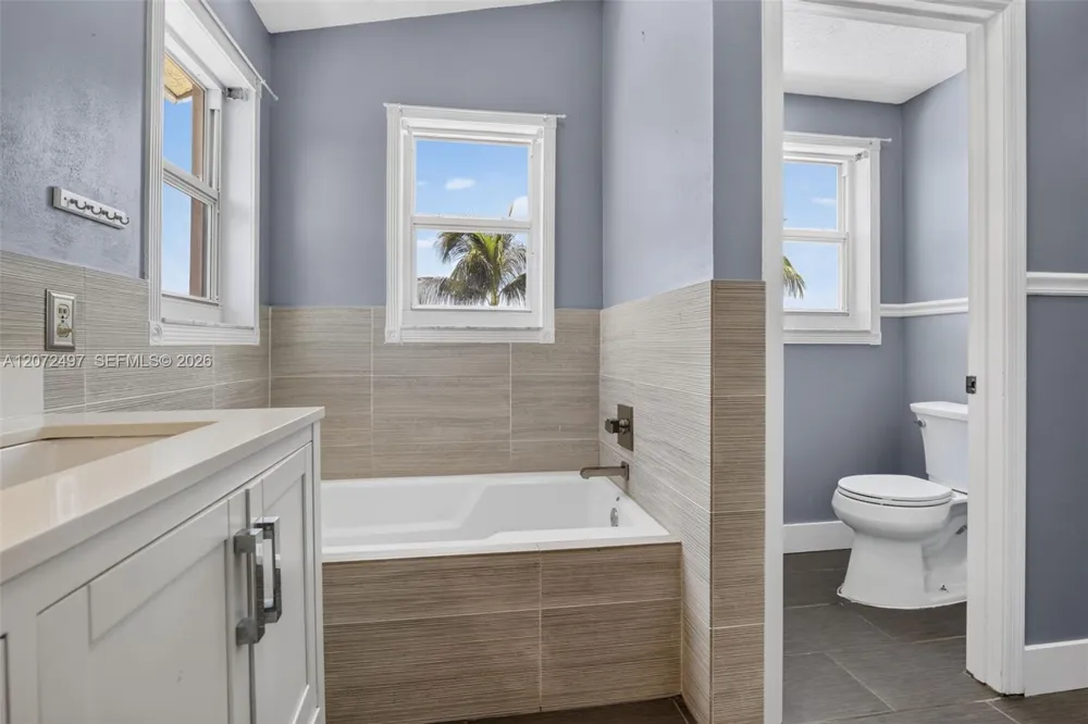 19156 NW 24th Ct Pembroke Pines, FL 33029