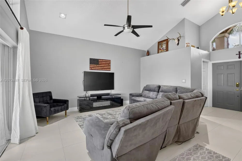 19156 NW 24th Ct Pembroke Pines, FL 33029