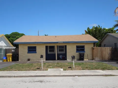 1416 S M STREET #1