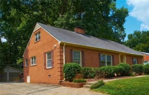 907 Onslow Drive