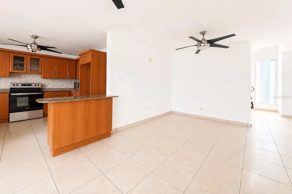 Estancias de Cerro Gordo CALLE NINOSHKA #B-12 Vega Alta, PR 00692