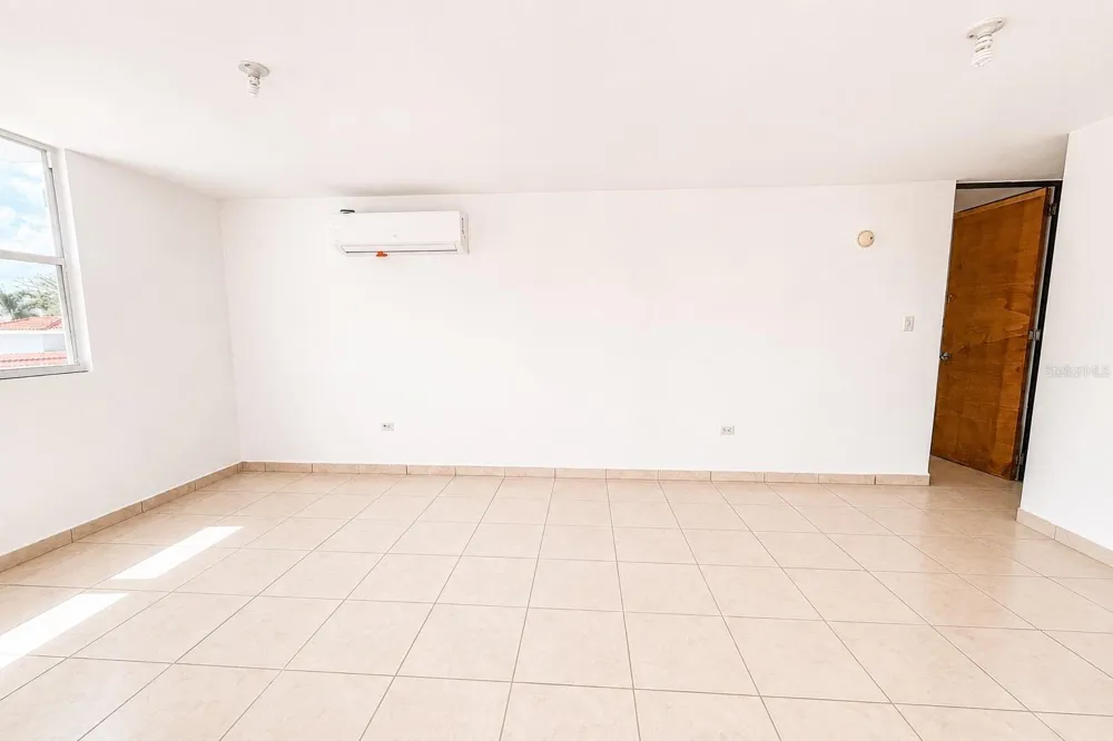 Estancias de Cerro Gordo CALLE NINOSHKA #B-12 Vega Alta, PR 00692