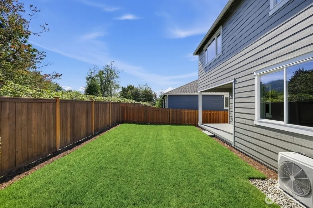 615 Barquist Lane Enumclaw, WA 98022
