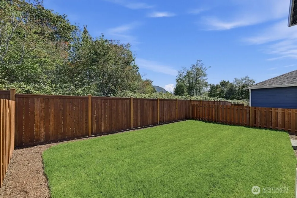 615 Barquist Lane Enumclaw, WA 98022