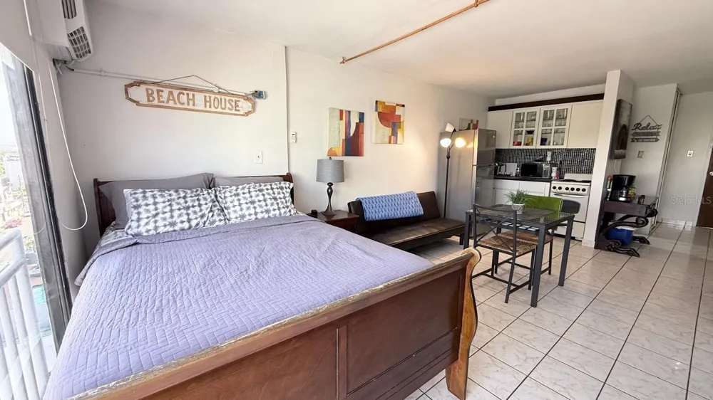 37 ISLA VERDE AVE Carolina, PR 00979