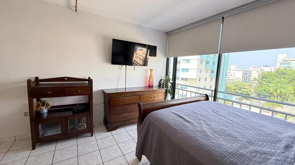 37 ISLA VERDE AVE Carolina, PR 00979