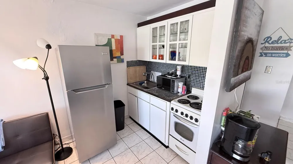 37 ISLA VERDE AVE Carolina, PR 00979